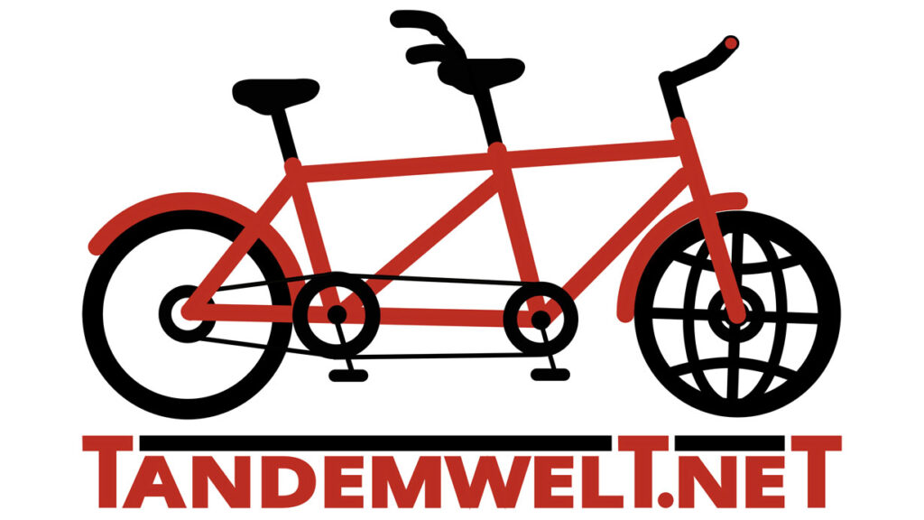 Rotes Compact-Tandem über dem roten Namen der Gruppe © Martina Nettekoven